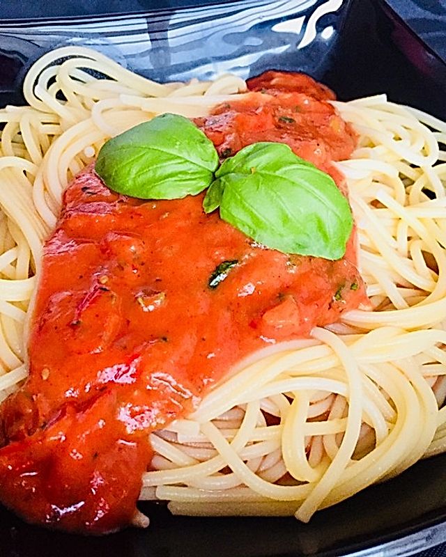 Schnelle Tomaten-Mozzarella-Sauce