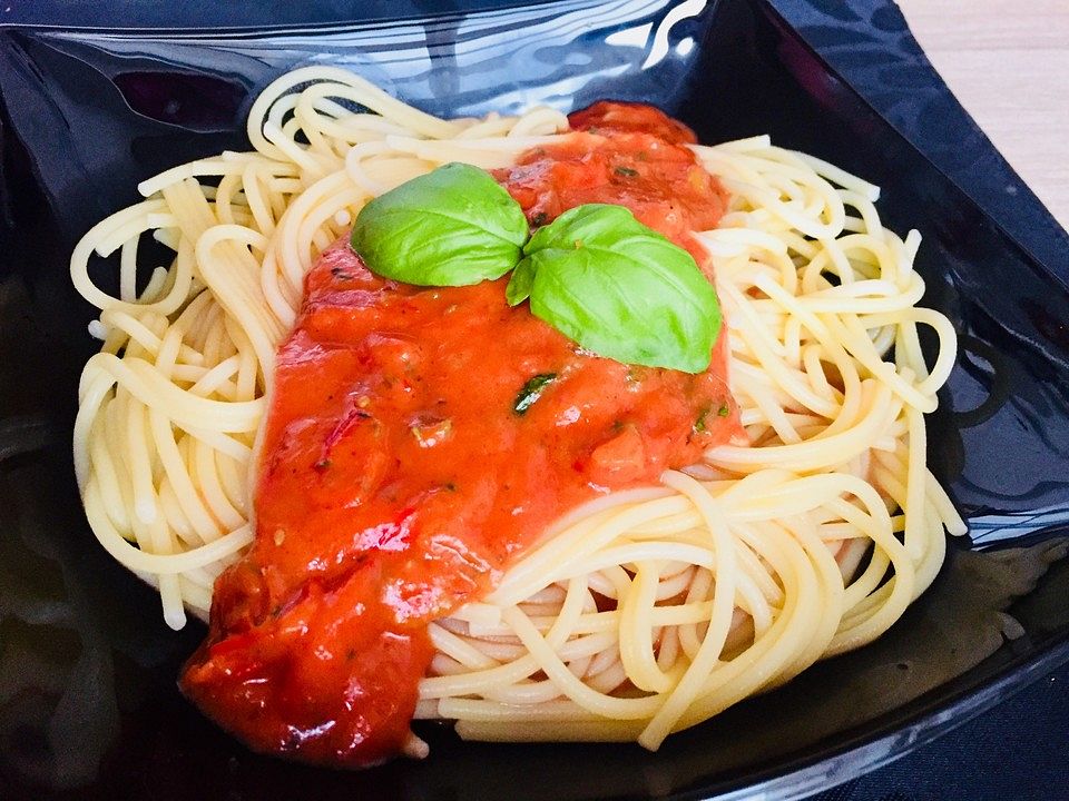 Schnelle Tomaten-Mozzarella-Sauce von CarinaSt| Chefkoch