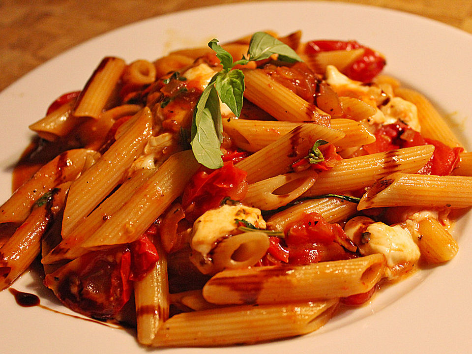 Schnelle Tomaten-Mozzarella-Sauce von CarinaSt | Chefkoch