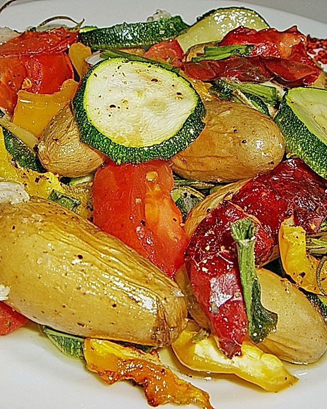 Ofenkartoffeln mit mediterranem Gemüse