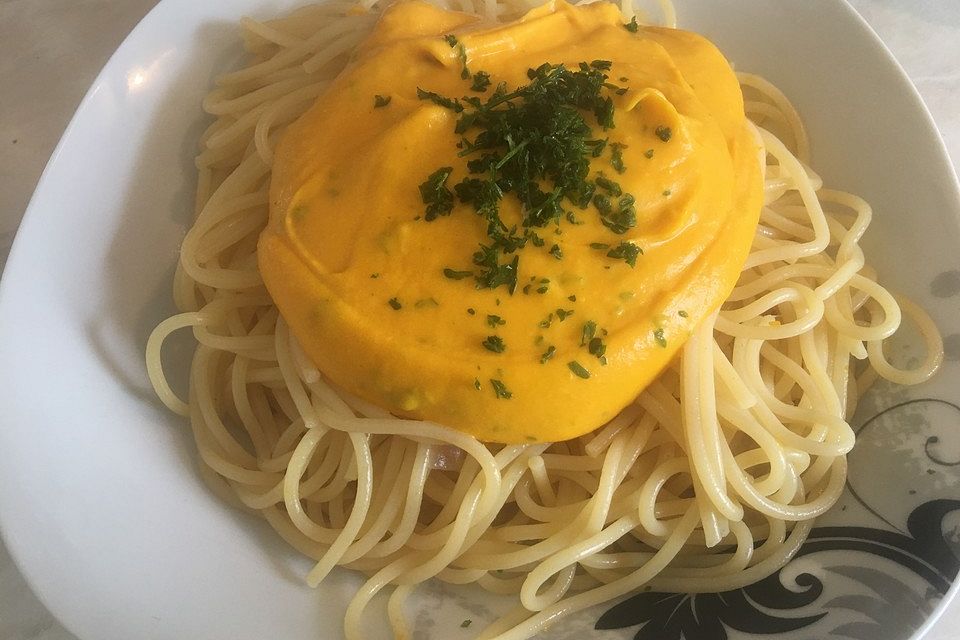 Spaghetti mit Kürbissoße Spaghetti mit Kürbissoße