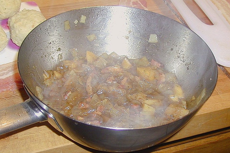 Apfel - Zwiebel - Soße