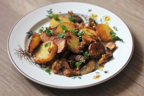 Gröstl mit Steinpilzen und Pfifferlingen | Chefkoch