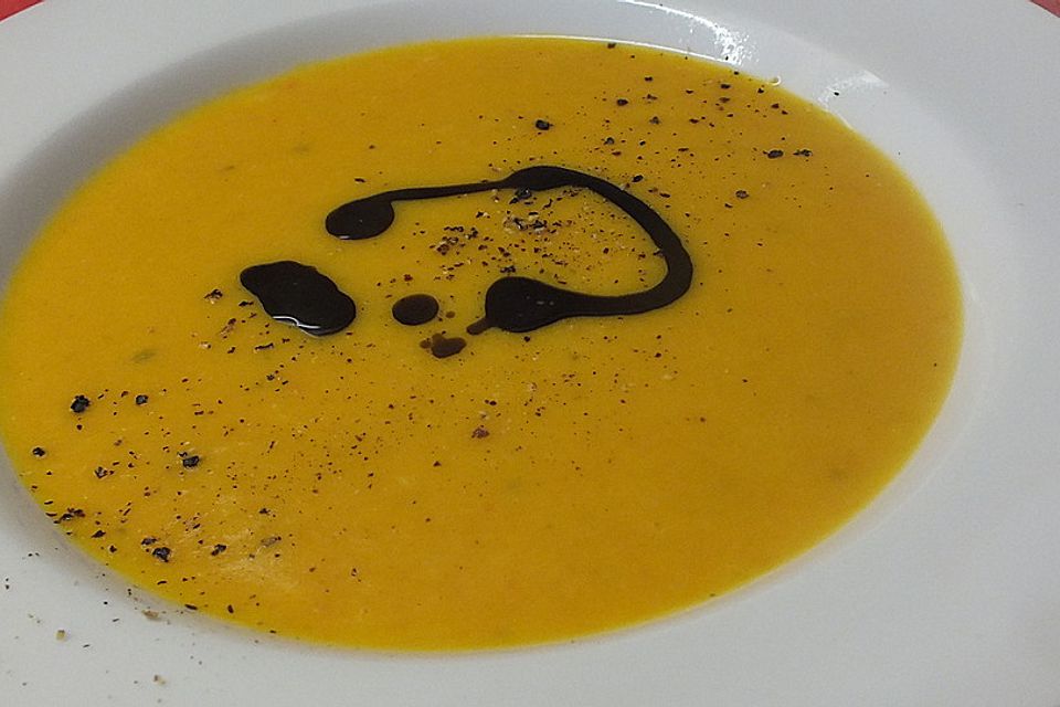 Herzhafte Apfel - Kürbis - Suppe