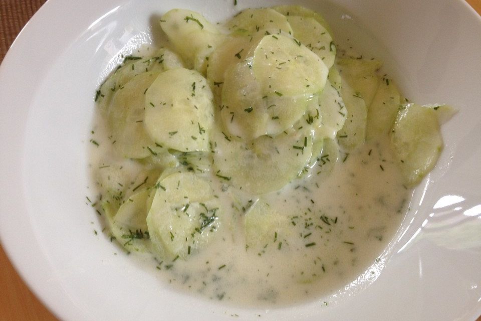 Gurkensalat mit Dill