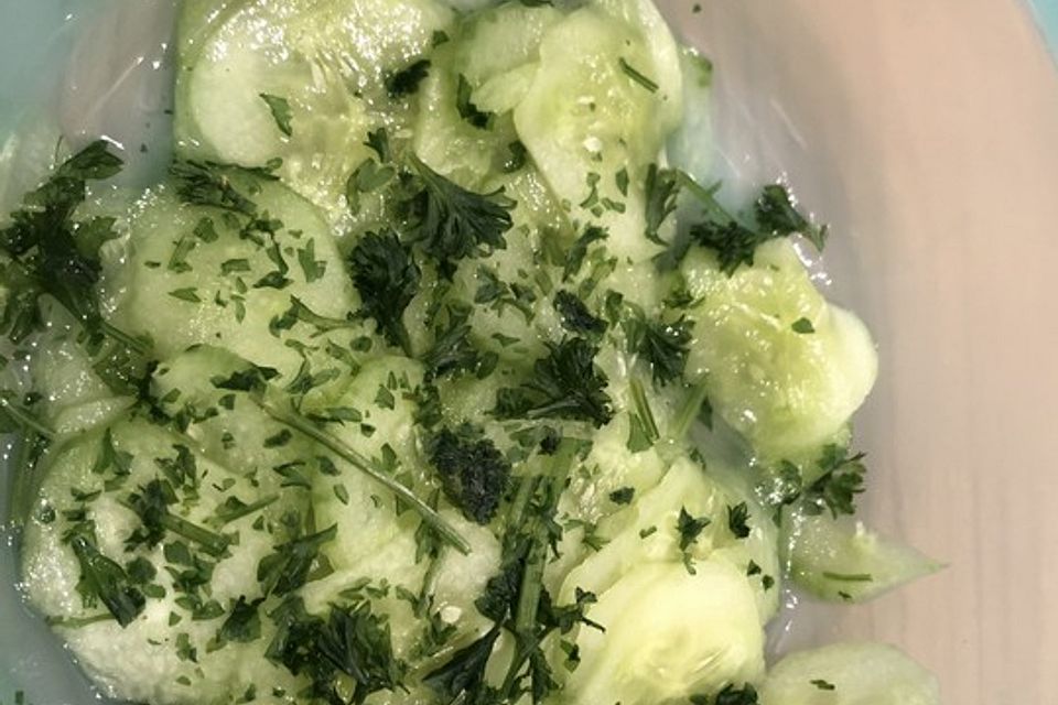 Gurkensalat mit Dill