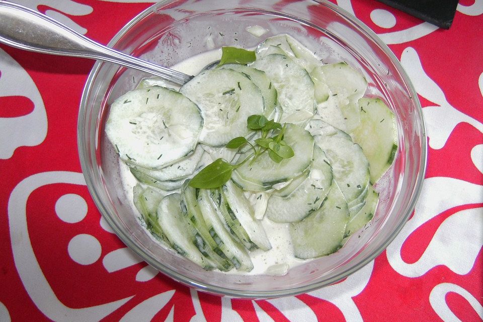 Gurkensalat mit Dill