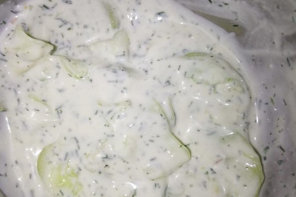 Gurkensalat mit Dill