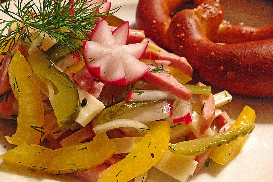 Wurst-Käse-Salat