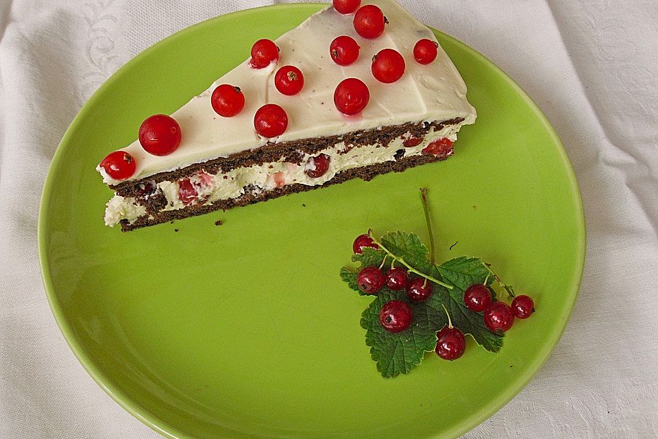 Johannisbeertorte mit frischen Beeren