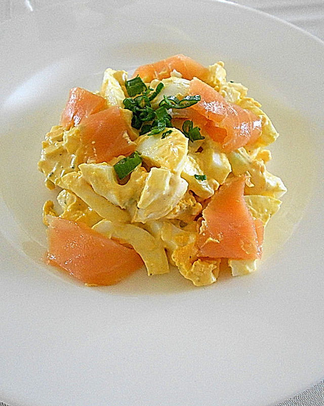 Eiersalat mit Lachs zum Osterfrühstück