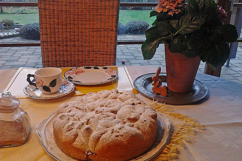 Buchteln mit Marmeladenfüllung