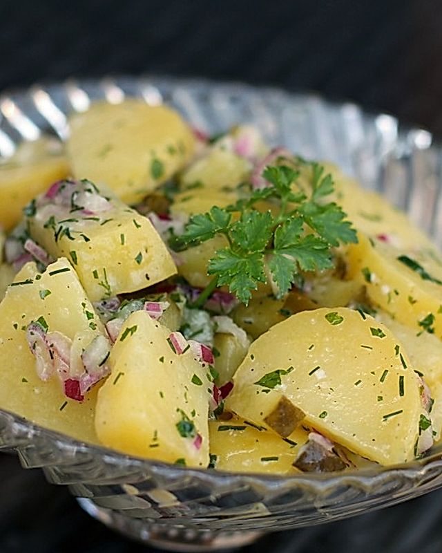 Allerbester Kartoffelsalat mit Delikatessgurken