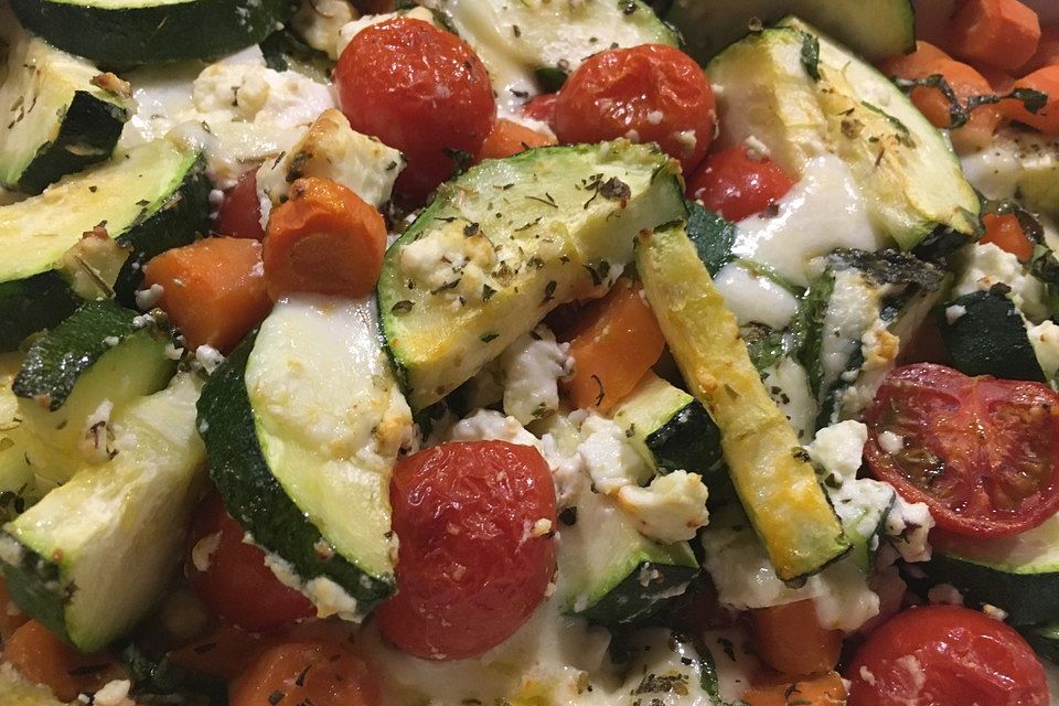 Zucchini-Tomaten-Mozzarella-Auflauf