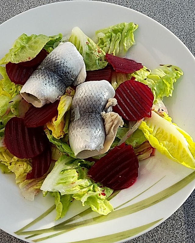 Rote Bete - Salat mit Rollmops