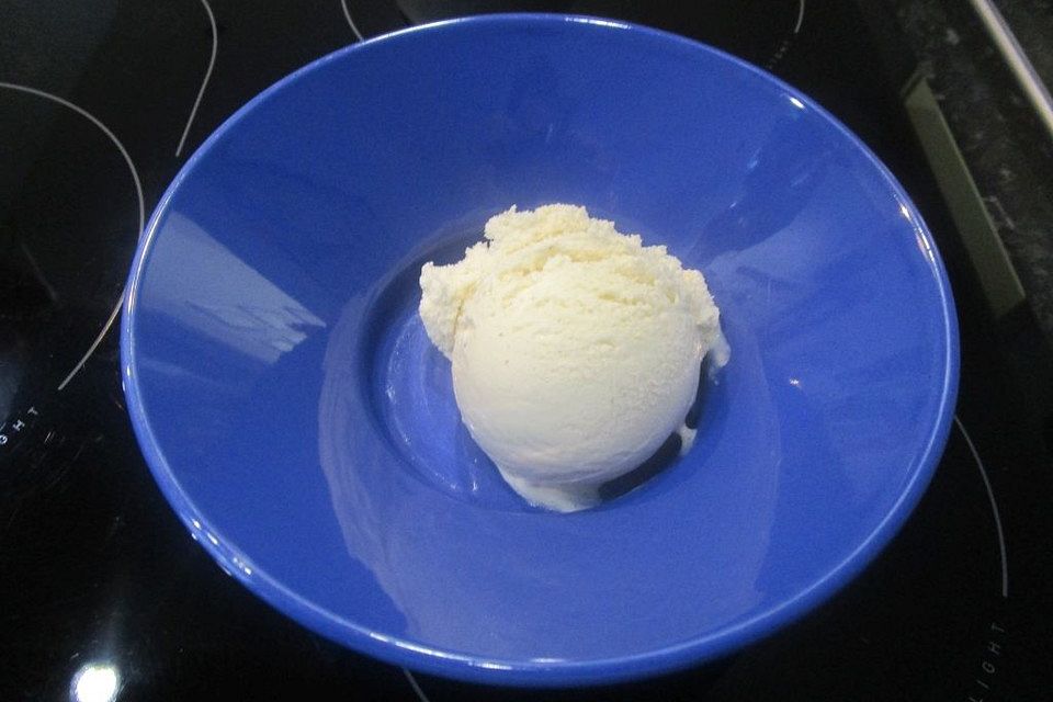 Joghurt-Vanille-Sahne-Eis