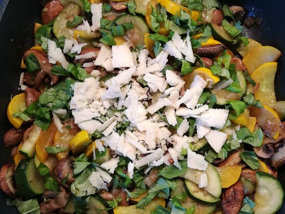 Zucchinigemüse mit Basilikum von piccolomaxi| Chefkoch