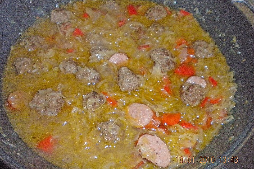 Herzhafte Hack-Sauerkraut-Suppe