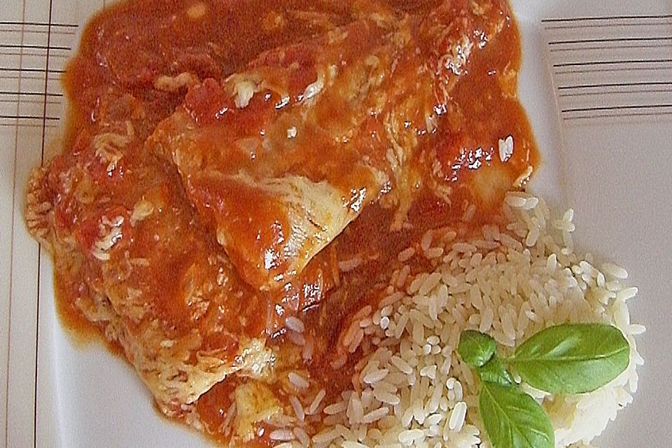 Seelachsfilet mit Tomatensauce