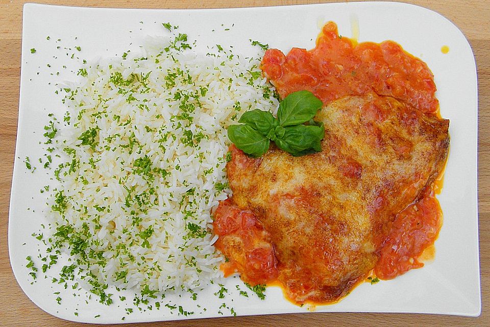 Seelachsfilet mit Tomatensauce