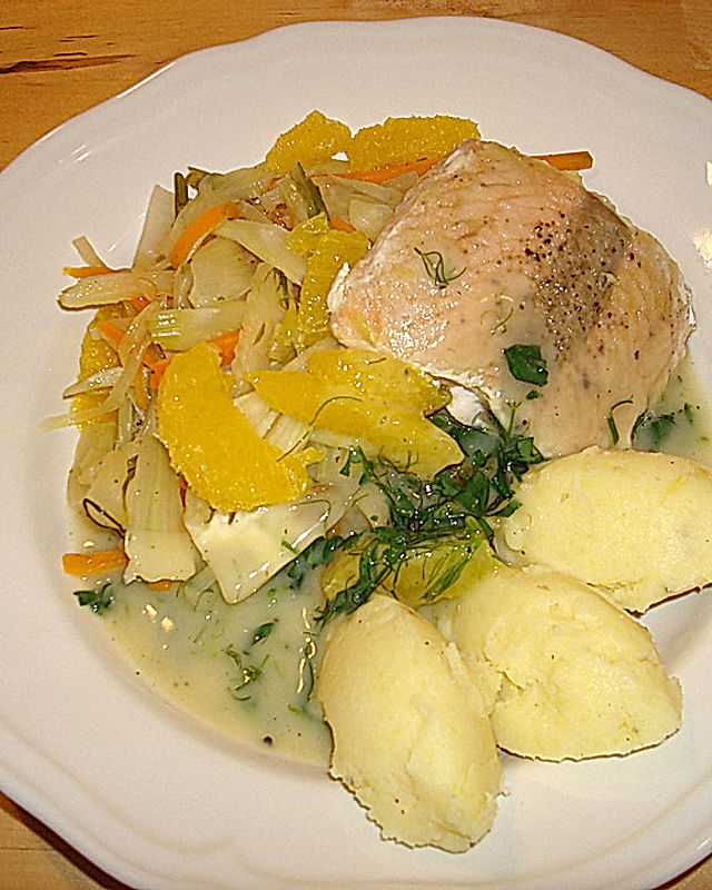 Fischfilet mit Zitronenbuttersoße und Fenchel - Karotten - Orangen - Gemüse