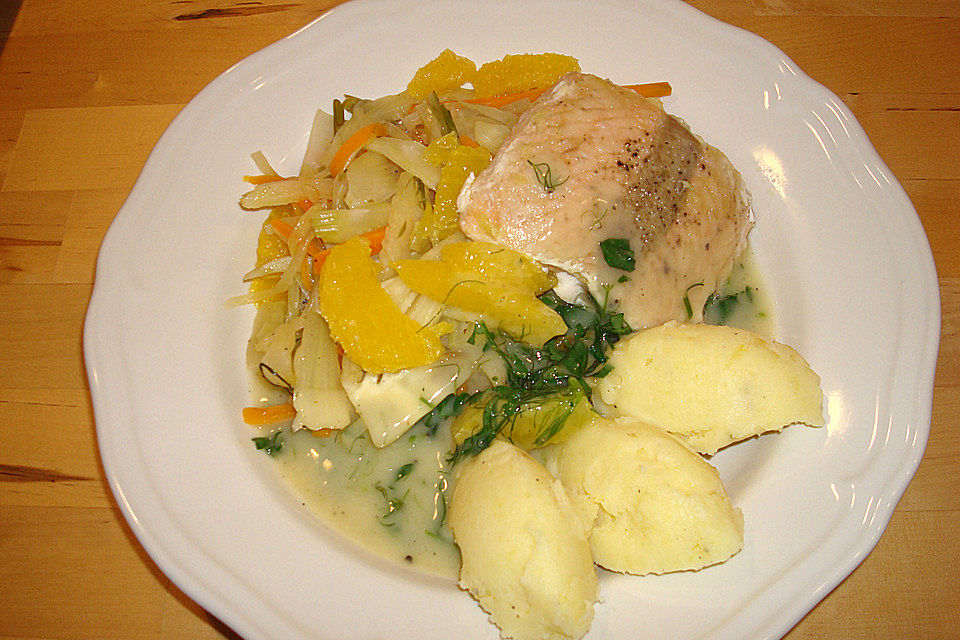 Fischfilet mit Zitronenbuttersoße und Fenchel - Karotten - Orangen - Gemüse