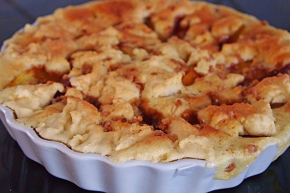 Schneller Nektarinen - Kuchen mit Streuseln