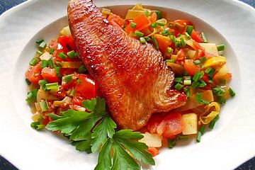 Paprika - Tomaten - Topf mit Hähnchenfilet
