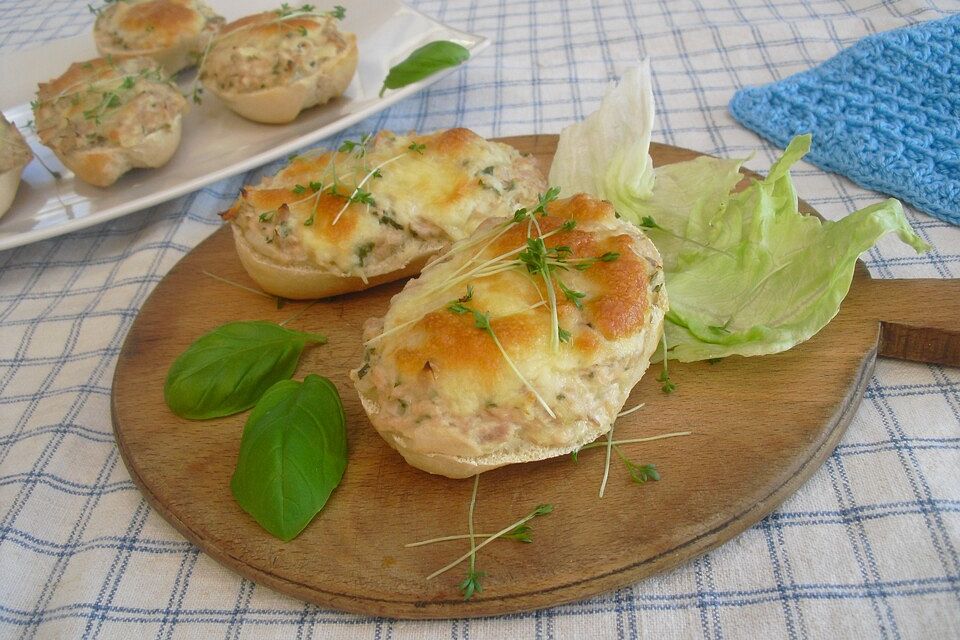 Schmandbrötchen mit Thunfisch