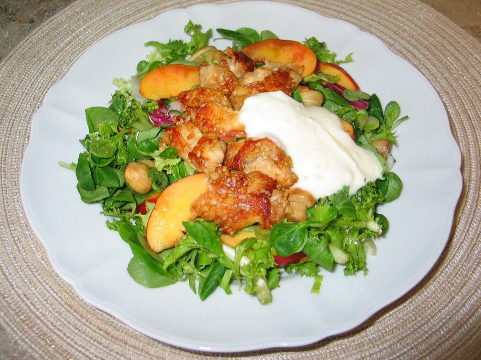 Fruchtiger Salat mit Sesamhähnchen von 241970| Chefkoch