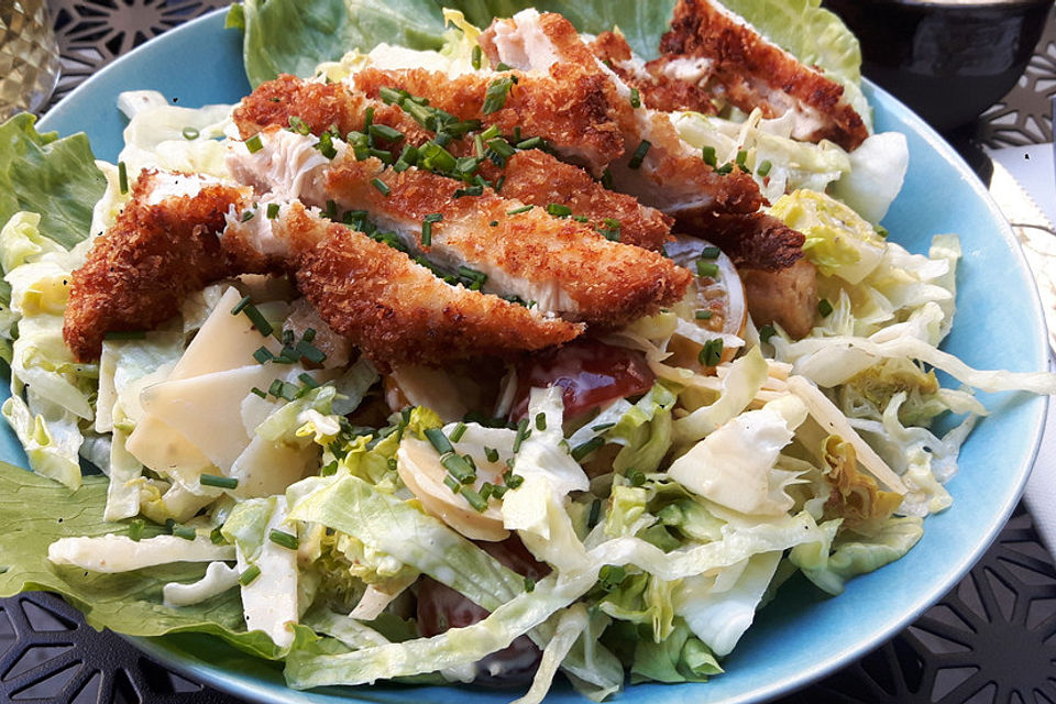 Knusperschnitzel mit Salat