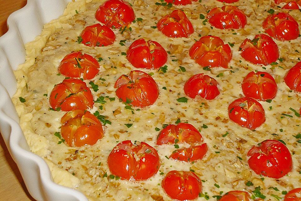 Roquefort - Tomaten - Quiche mit Walnüssen