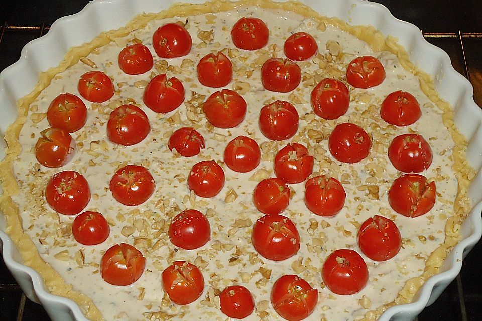 Roquefort - Tomaten - Quiche mit Walnüssen