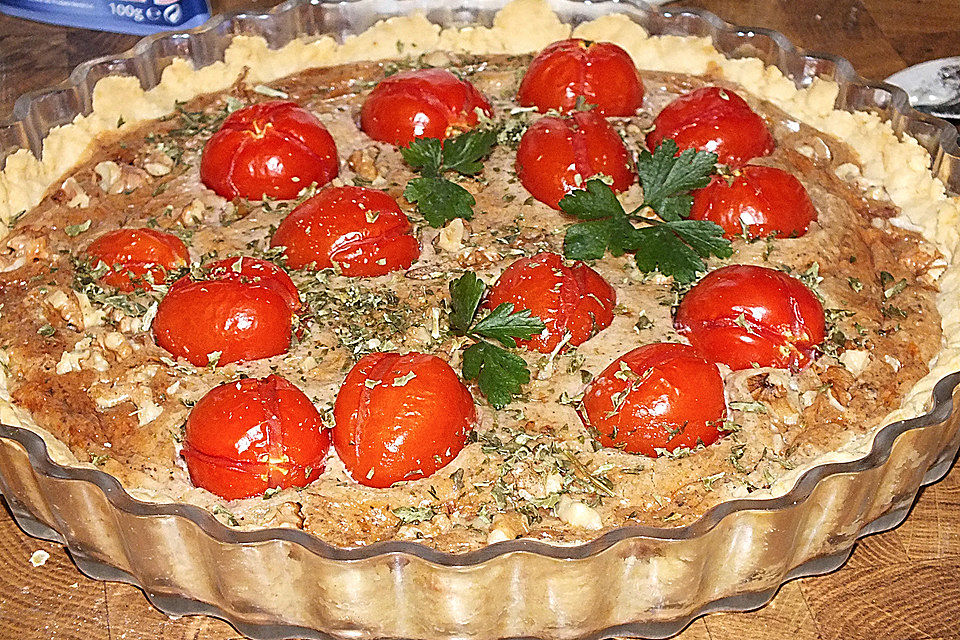 Roquefort - Tomaten - Quiche mit Walnüssen