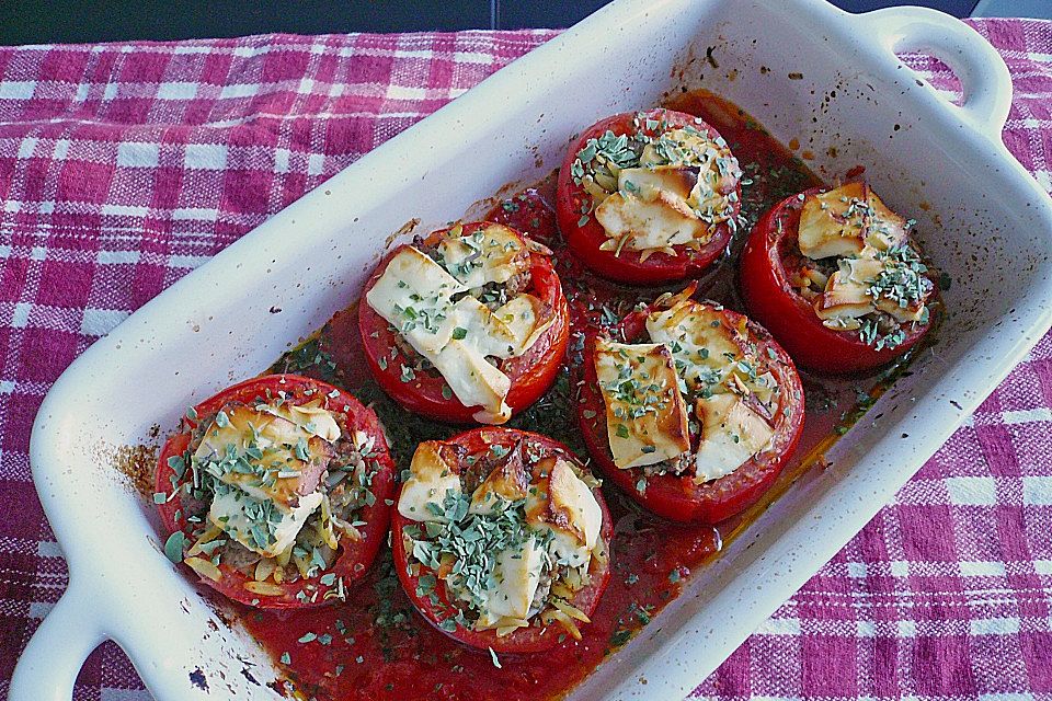 Gefüllte Tomaten auf griechische Art