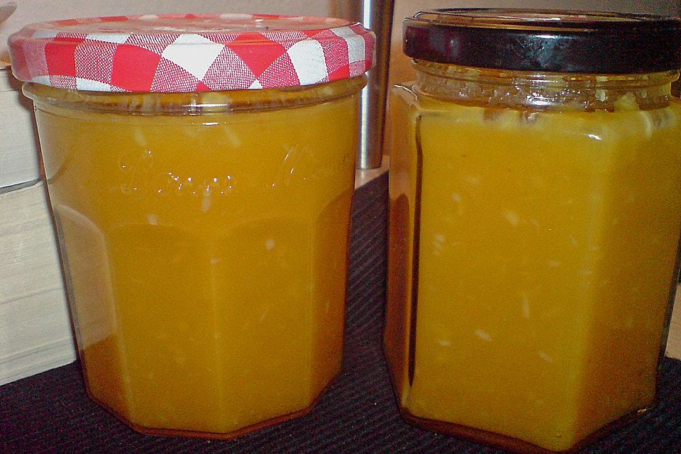 Aprikosenmarmelade mit Kokos