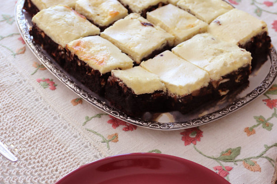 Käsekuchen  mit  Brownie Boden