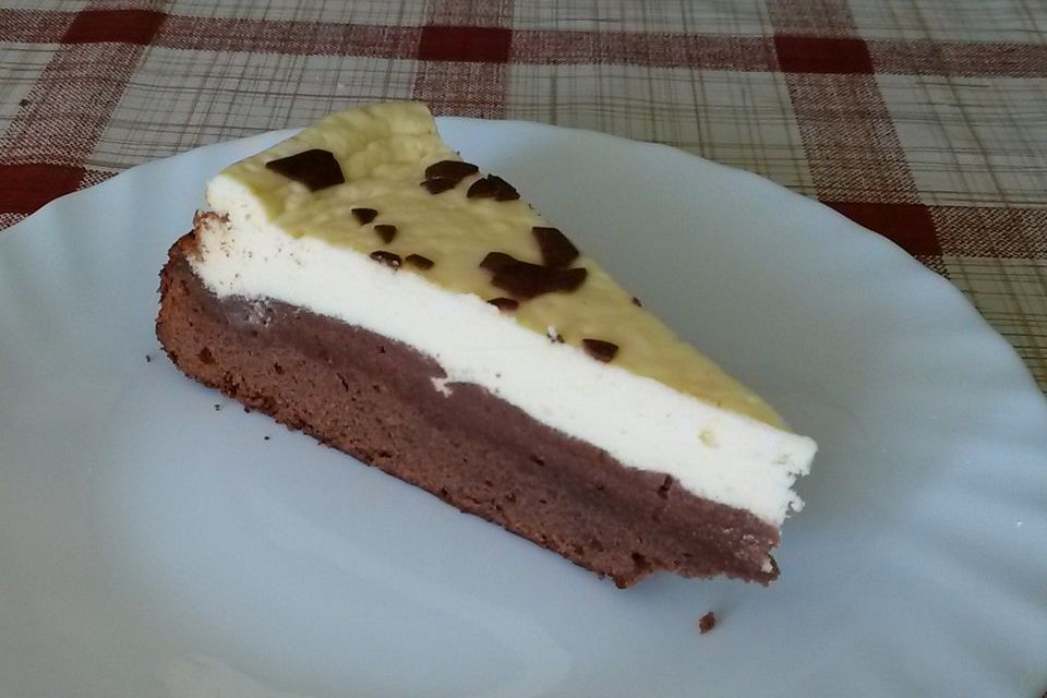 Käsekuchen  mit  Brownie Boden