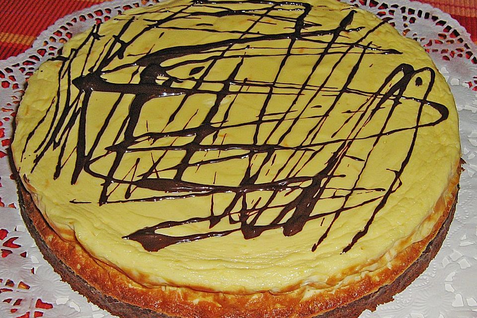 Käsekuchen  mit  Brownie Boden