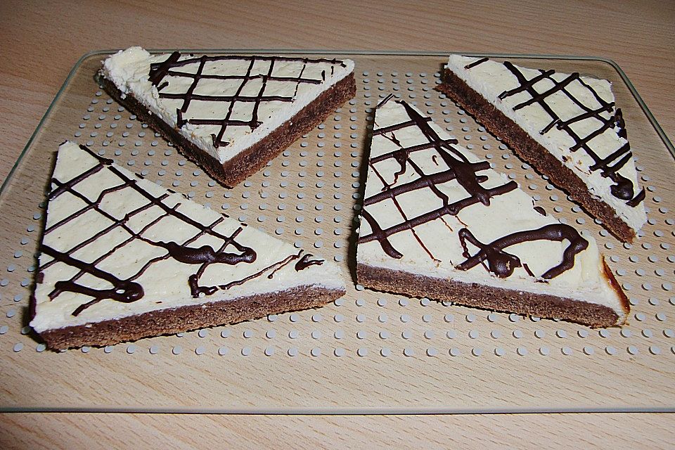 Käsekuchen  mit  Brownie Boden