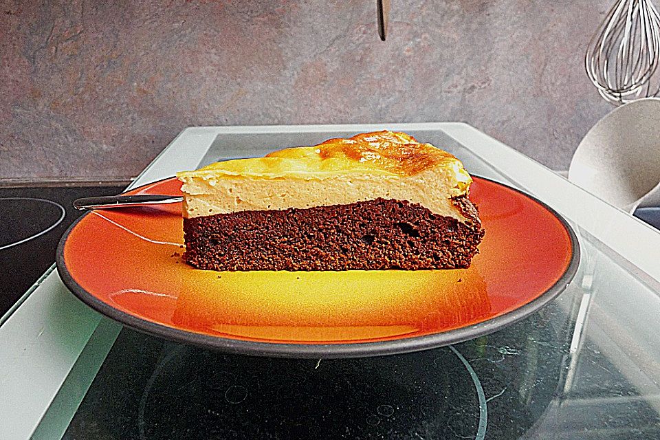 Käsekuchen  mit  Brownie Boden