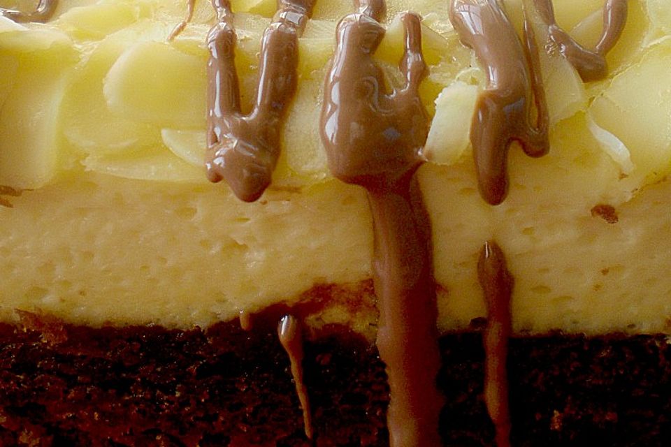 Käsekuchen  mit  Brownie Boden