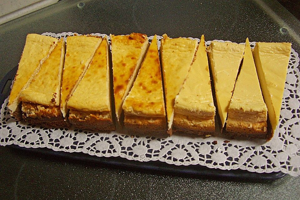 Käsekuchen  mit  Brownie Boden