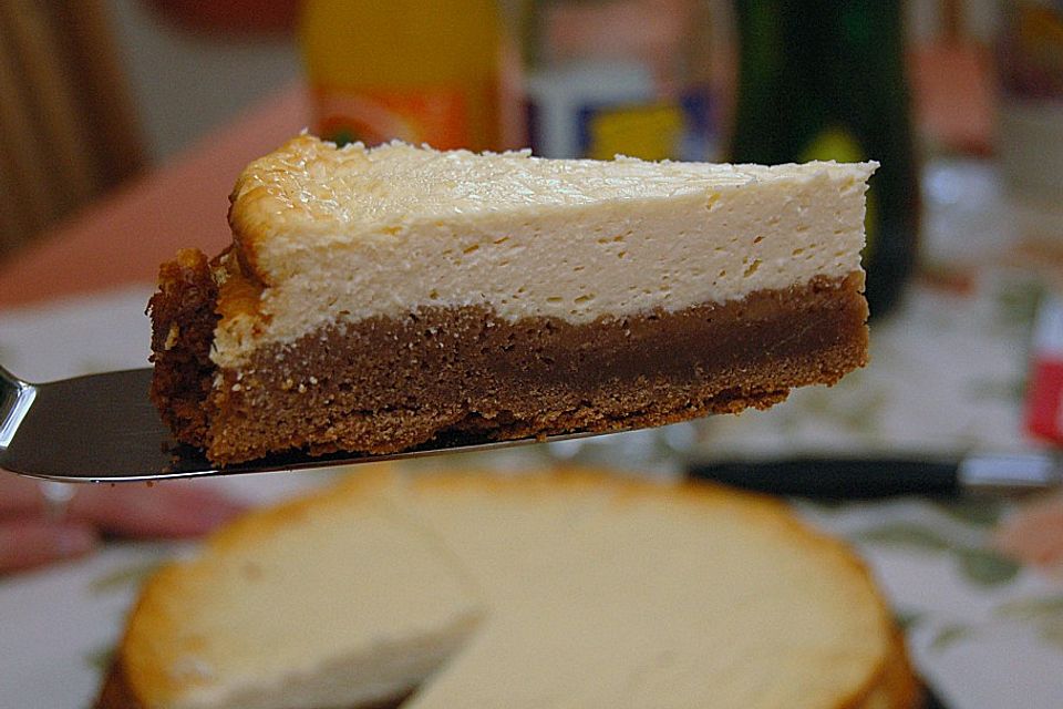 Käsekuchen  mit  Brownie Boden