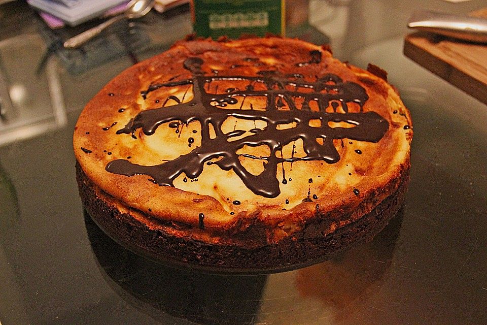 Käsekuchen  mit  Brownie Boden