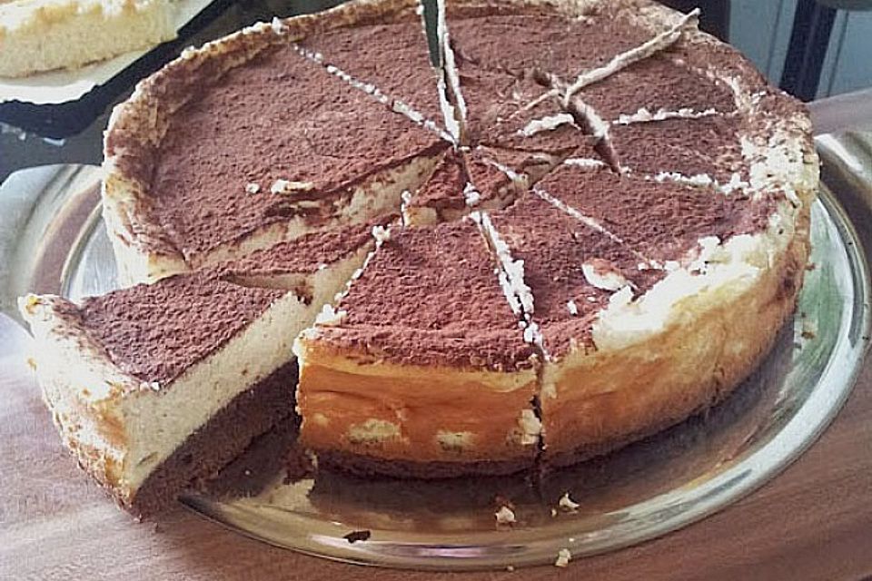 Käsekuchen  mit  Brownie Boden