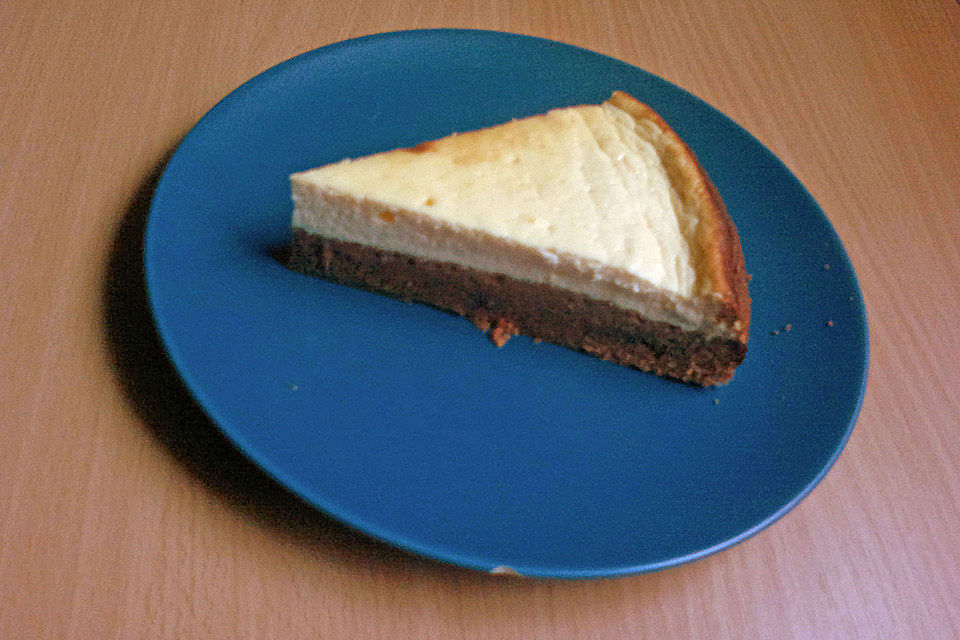 Käsekuchen  mit  Brownie Boden