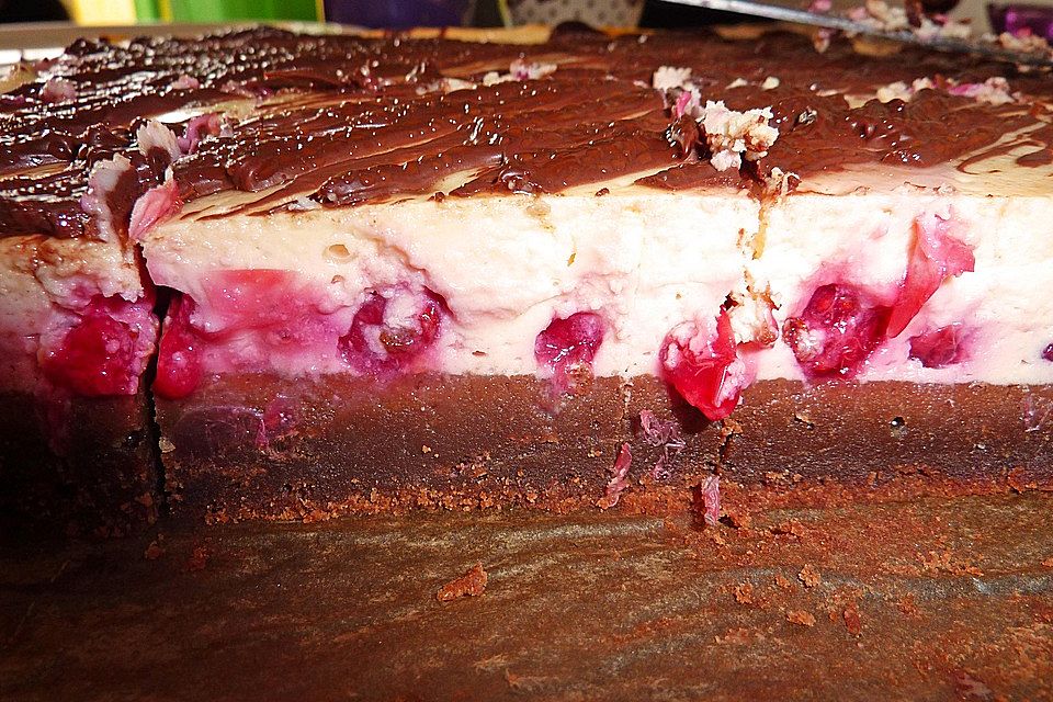 Käsekuchen  mit  Brownie Boden