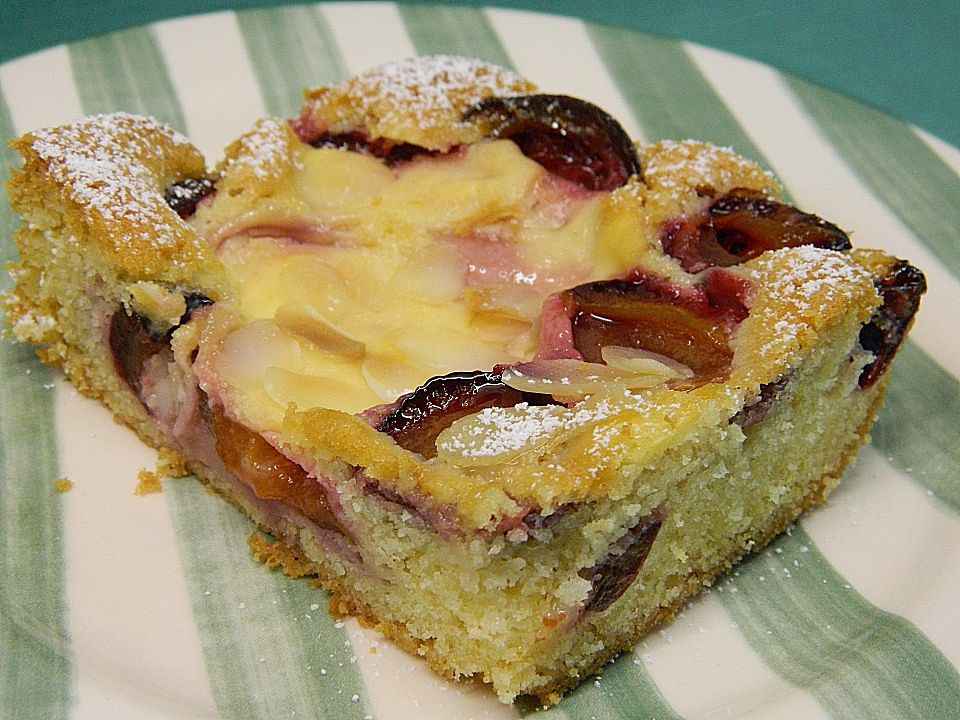 Pflaumen - Blechkuchen mit Mandelkruste von pinktroublebee| Chefkoch