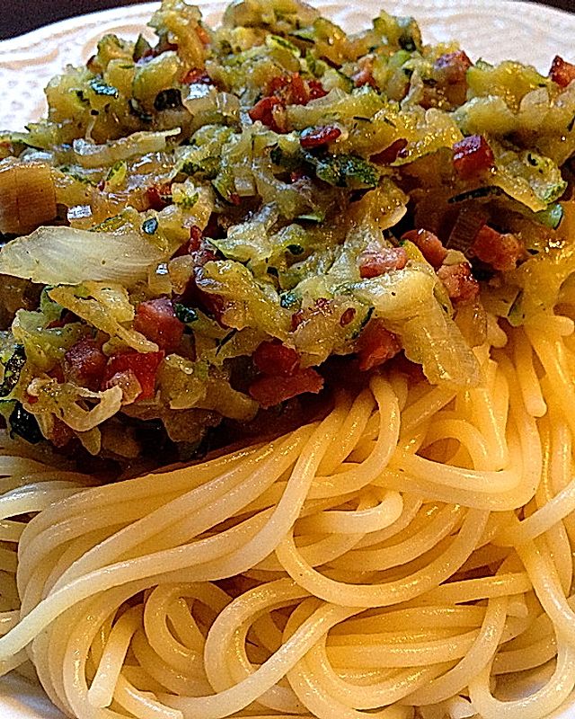 Spaghetti mit Zucchini